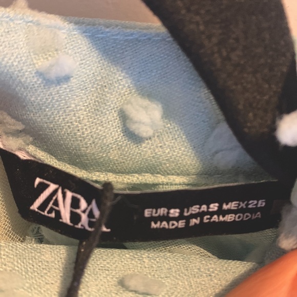 Zara Puffy Sleeved Blouse - Picture 4 of 6